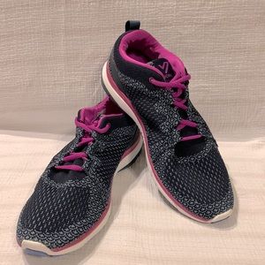Vionic Sierra Sneaker navy blue/purple size 10
